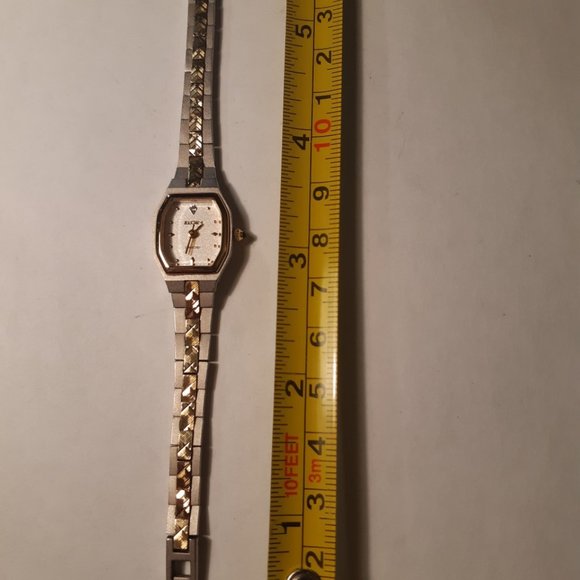 Vintage 1970's Elgin Diamond women's watch - Picture 4 of 7